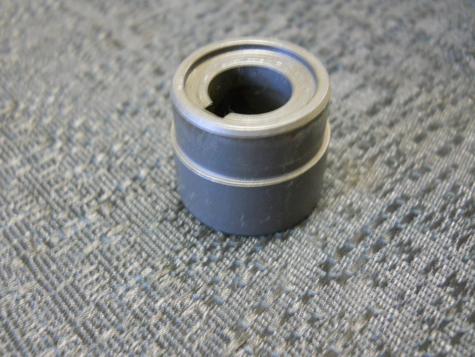 One (1) USED Bendix Mag Bushing/Spacer 10-51651