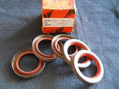 One (1) NEW Lycoming STD-1702 Seal
