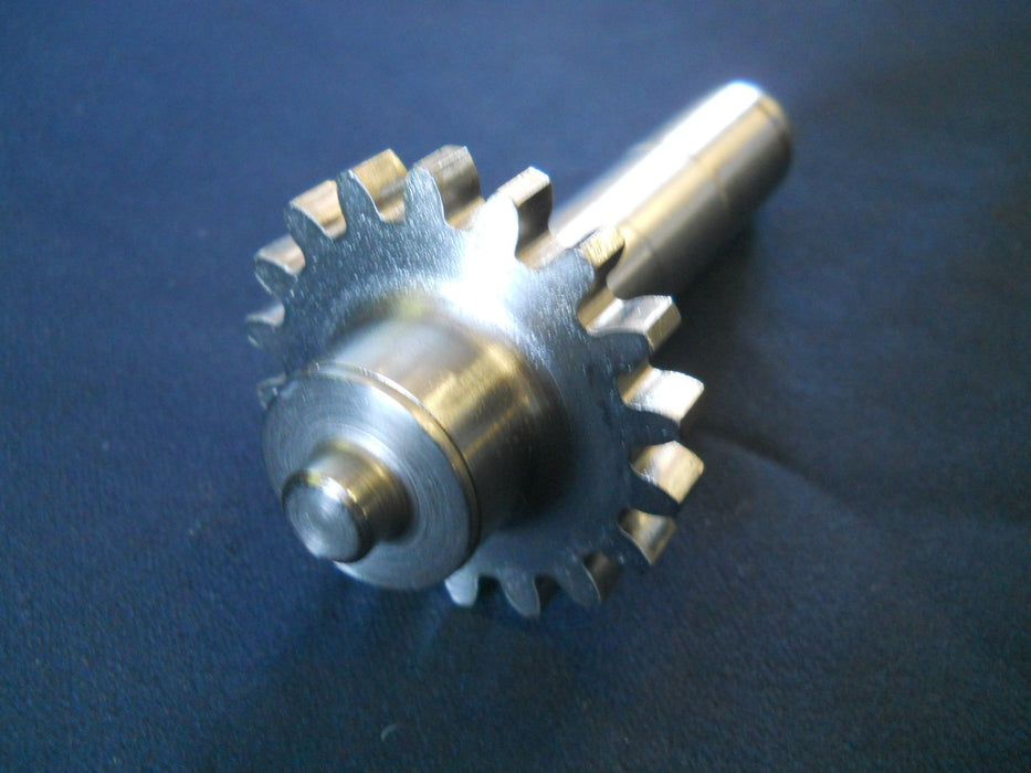 One (1) Lycoming 72972 Shaft Gear Inspected w/8130