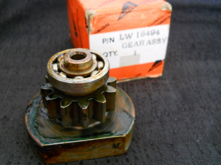 One (1) Lycoming NEW Gear Assy - Retainer LW-16494 Superseded: LW-19096